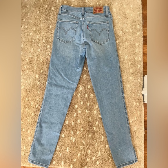 Levi jeans with side slit! - Picture 4 of 5
